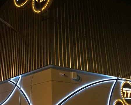 Reforma de local destinado a salón de juegos con cafetería en Cox (Alicante)