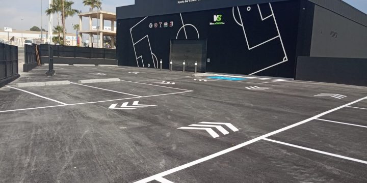 Salón de juego con servicio de cafetería y aparcamiento en Las Torres de Cotillas (Murcia)