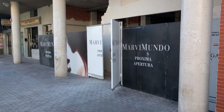 Adecuación de local comercial destinado a Perfumería en Puente Tocinos (Murcia)