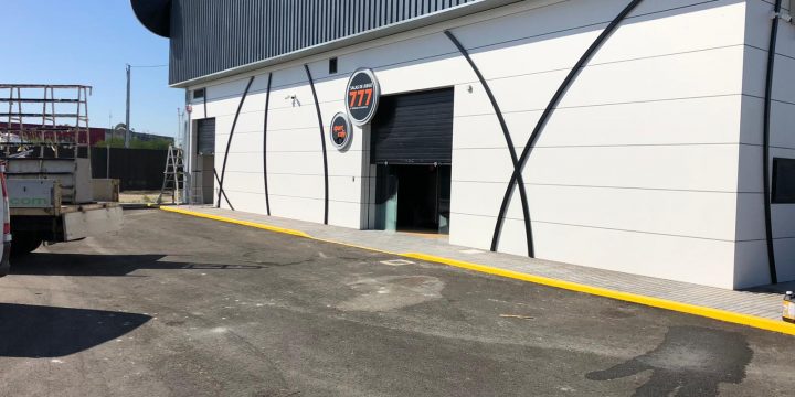 Reforma de local destinado a salón de juegos con cafetería en Almoradí (Alicante)