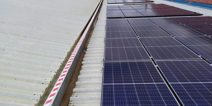 Instalación fotovoltaica para autoconsumo instantáneo de 29,5 kWp en industria de productos alimenticios en Llano de Brujas, Murcia