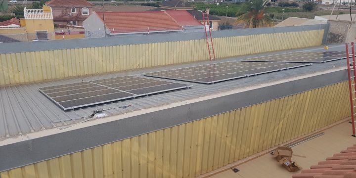 Instalación fotovoltaica de autoconsumo de 42,88 kWp en Orihuela (Alicante)