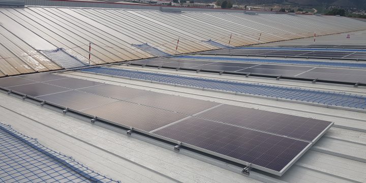Instalación fotovoltaica de autoconsumo de 27,47 kWp en Redován (Alicante)