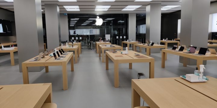 Reforma de tienda Apple en C.C. Nueva Condomina, Murcia